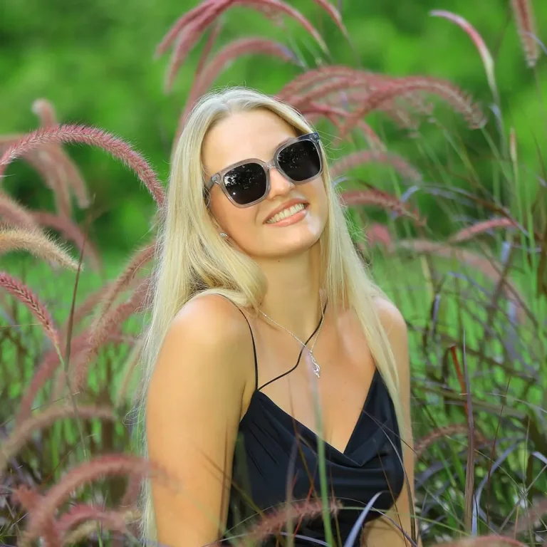 Stylish Black Sunglasses with Polarized Lenses